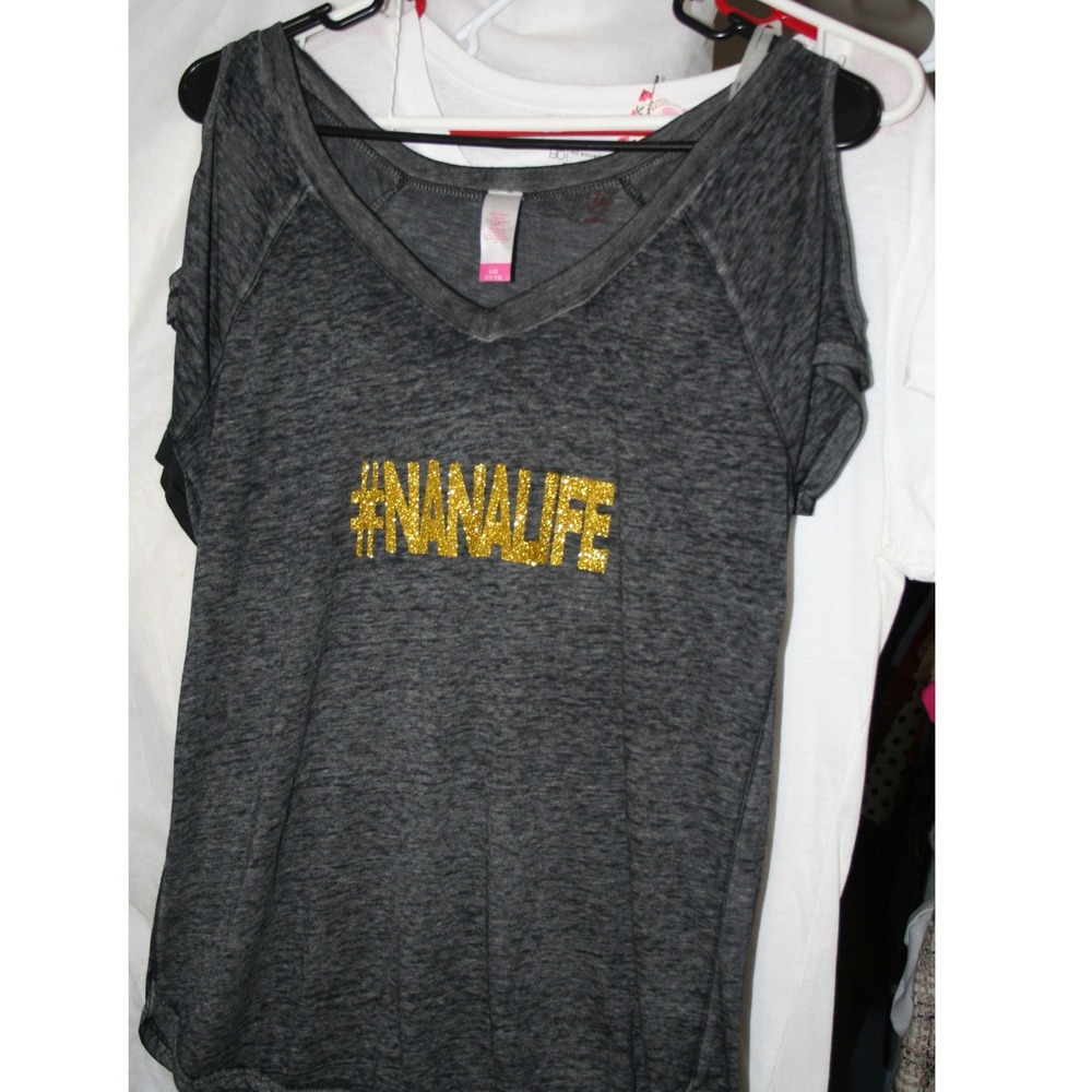 No Boundaries Women Gray Cold Shoulder #NANALIFE Glitter Graphic Tee Large 11-13